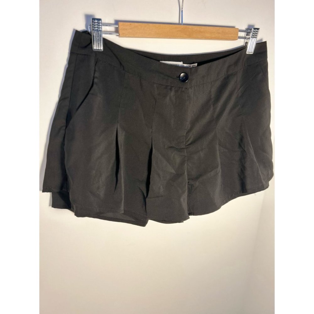 Blu Pepper Black Flowy pleated Shorts-SIZE:Medium